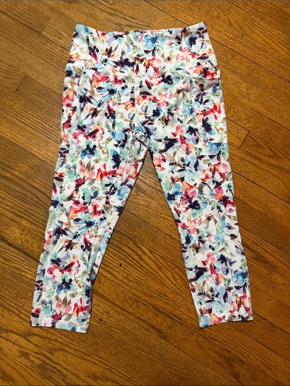 Women’s Floral Active Capris With Pockets